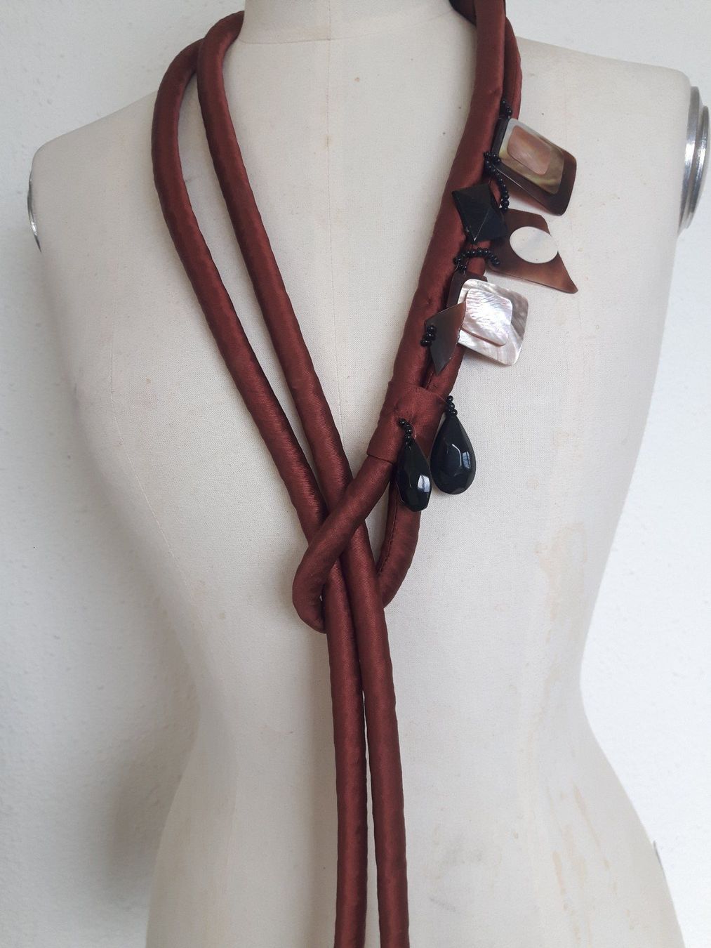 Cinture: Raffinierter vintage Couture Seidengürtel- Statementkette – Nuovo (secondo la descrizione) da Beckenried venduto da SylvkensWorld 3