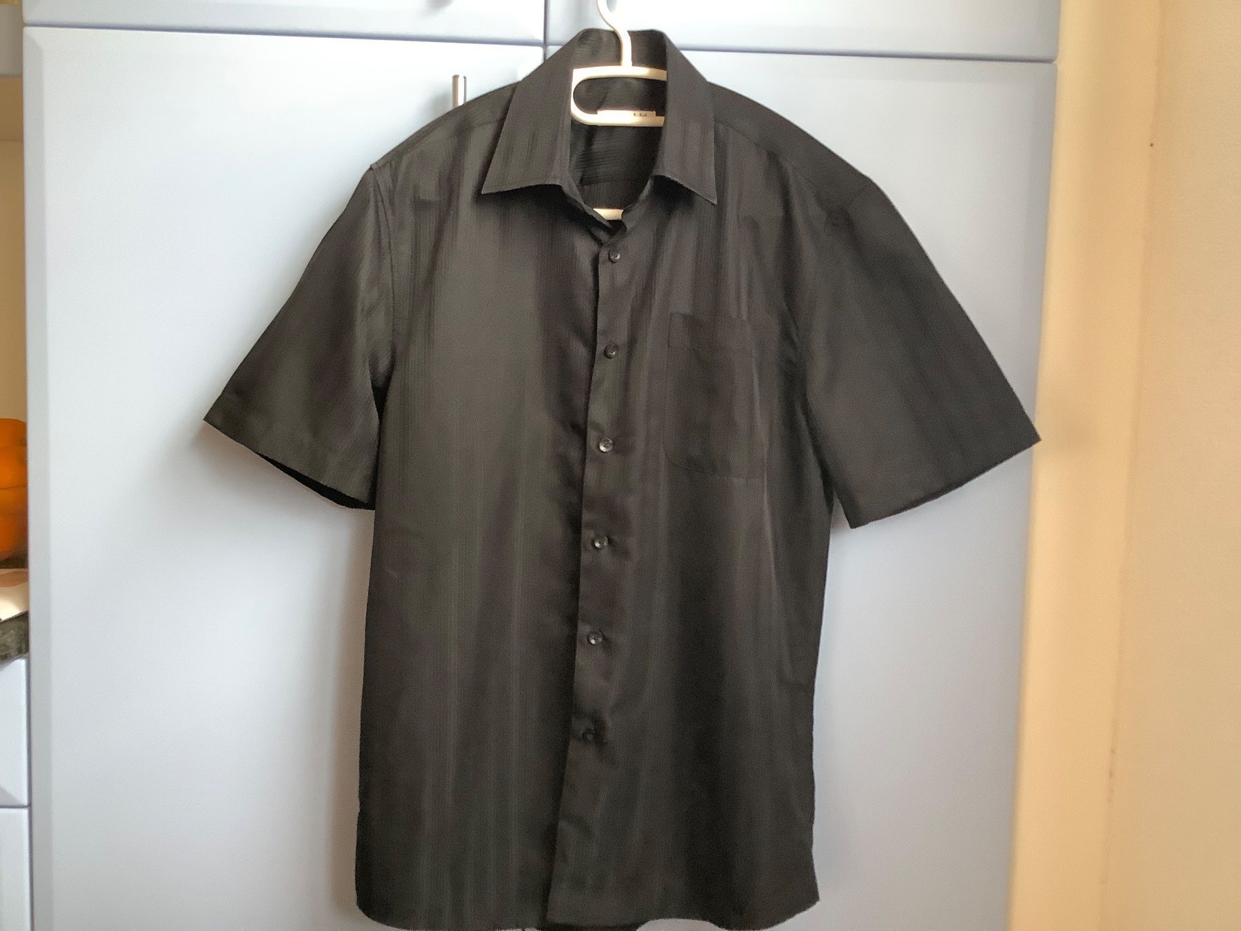 Camicie, T-shirt & Polo: Chemise noir – Usato da Aefligen venduto da fm28