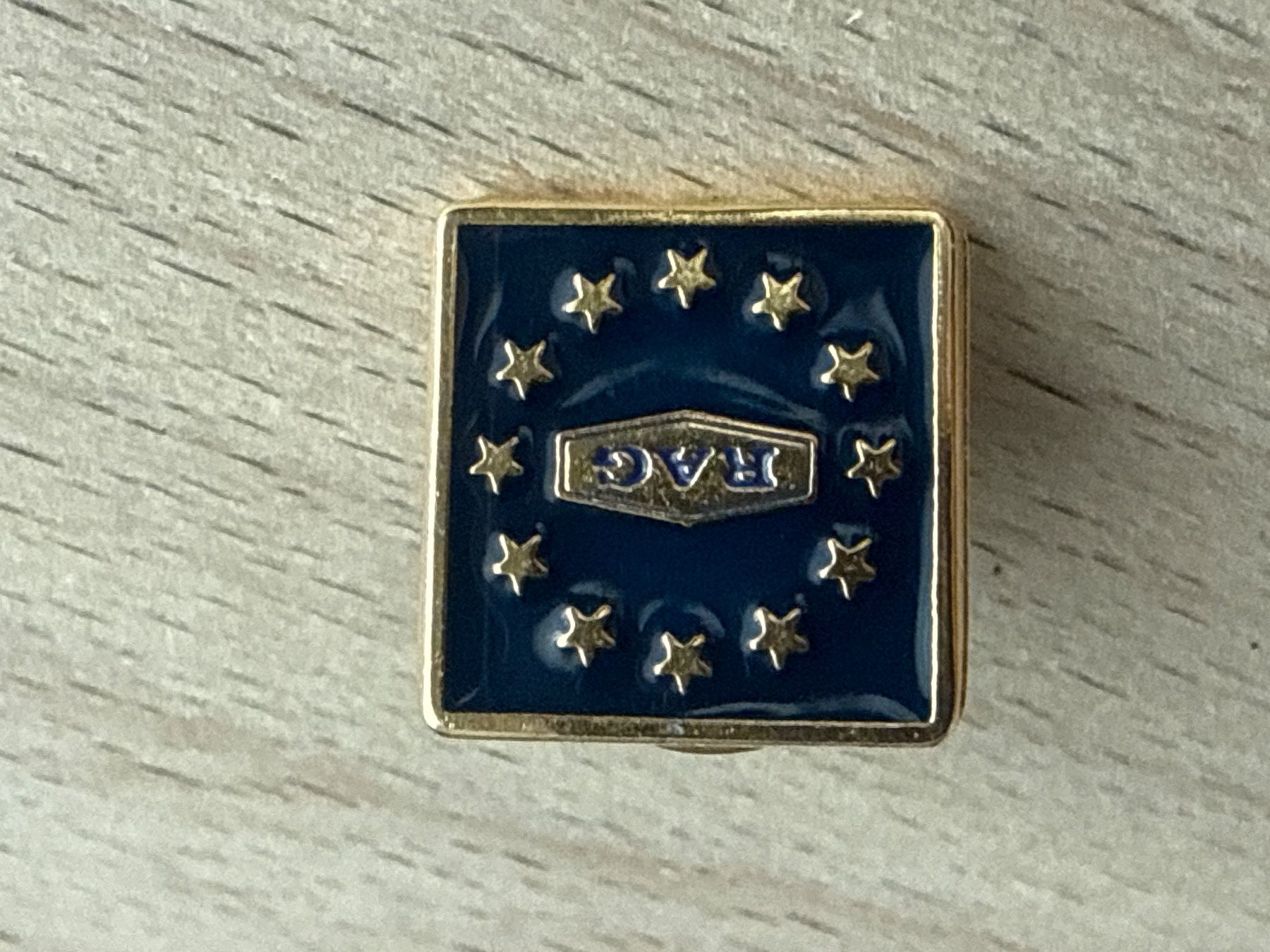 Plaquettes & Badges: Pin RAG – D'occasion à Glattbrugg par Schweigmatt