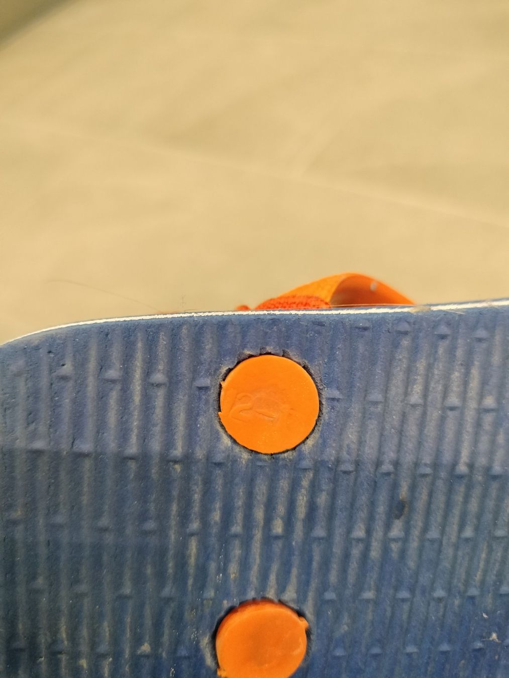 Scarpe per ragazzi: Kinder-Badelatschen Grösse 12-13 / Sohlenlänge 17cm – Usato da Neftenbach venduto da TheKringel 1