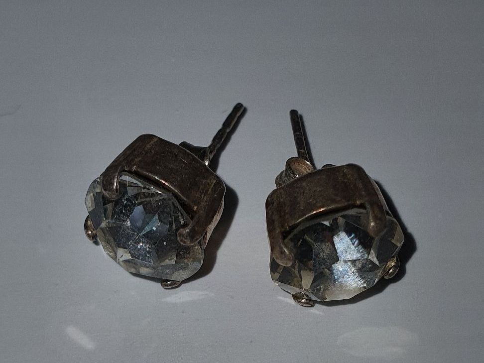 Orecchini pendenti & Orecchini a lobo: Funkelnde Ohrstecker mit Strass - zeitloser Schmuck! – Usato da Winterthur venduto da LaRoque 2