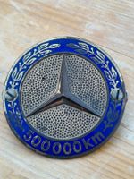 Altes Automobil Emblem / Mercedes Benz 500000km - Emailliert