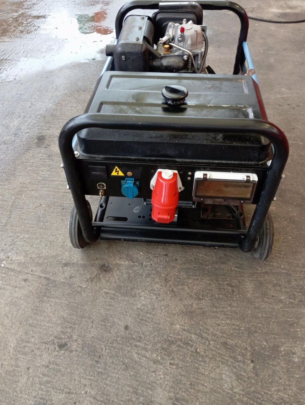Générateurs de courant: Generator Diesel Stromgenerator – D'occasion à Unteriberg par belltech 3