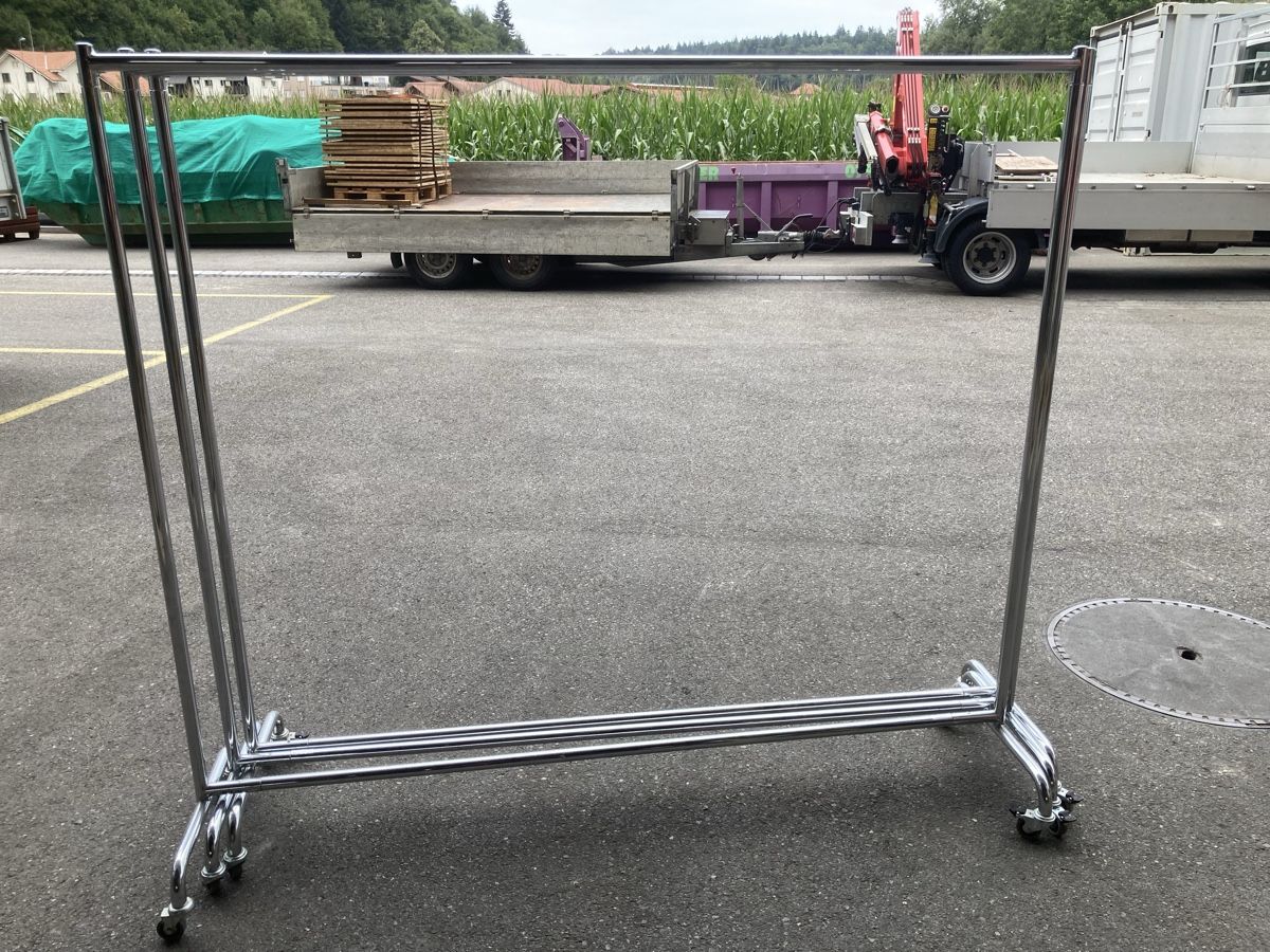 Porte manteau: Kleiderständer Metall Rollbar  – D'occasion à Uerkheim par Dealer-4813 1