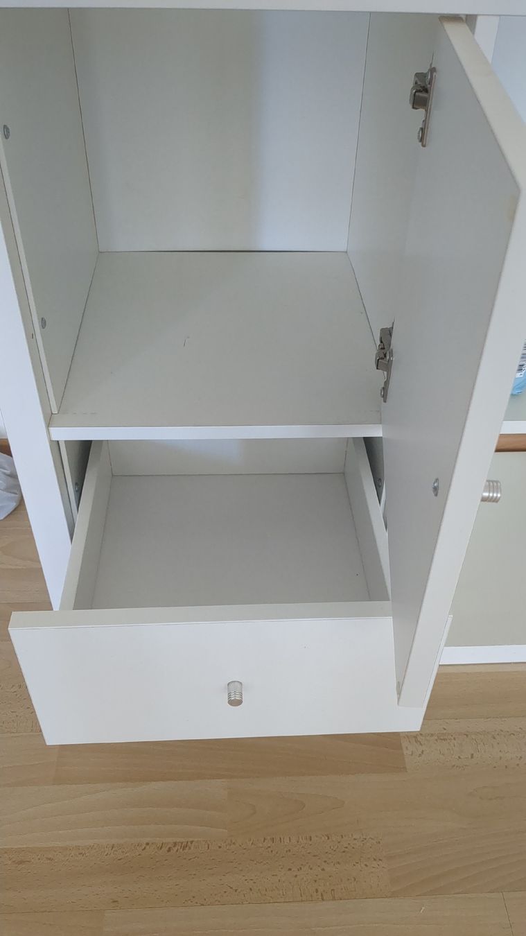 Ikea Armoires: Kallax Storage Unit White Used Condition – D'occasion à Untersiggenthal par nag_mxh8 1
