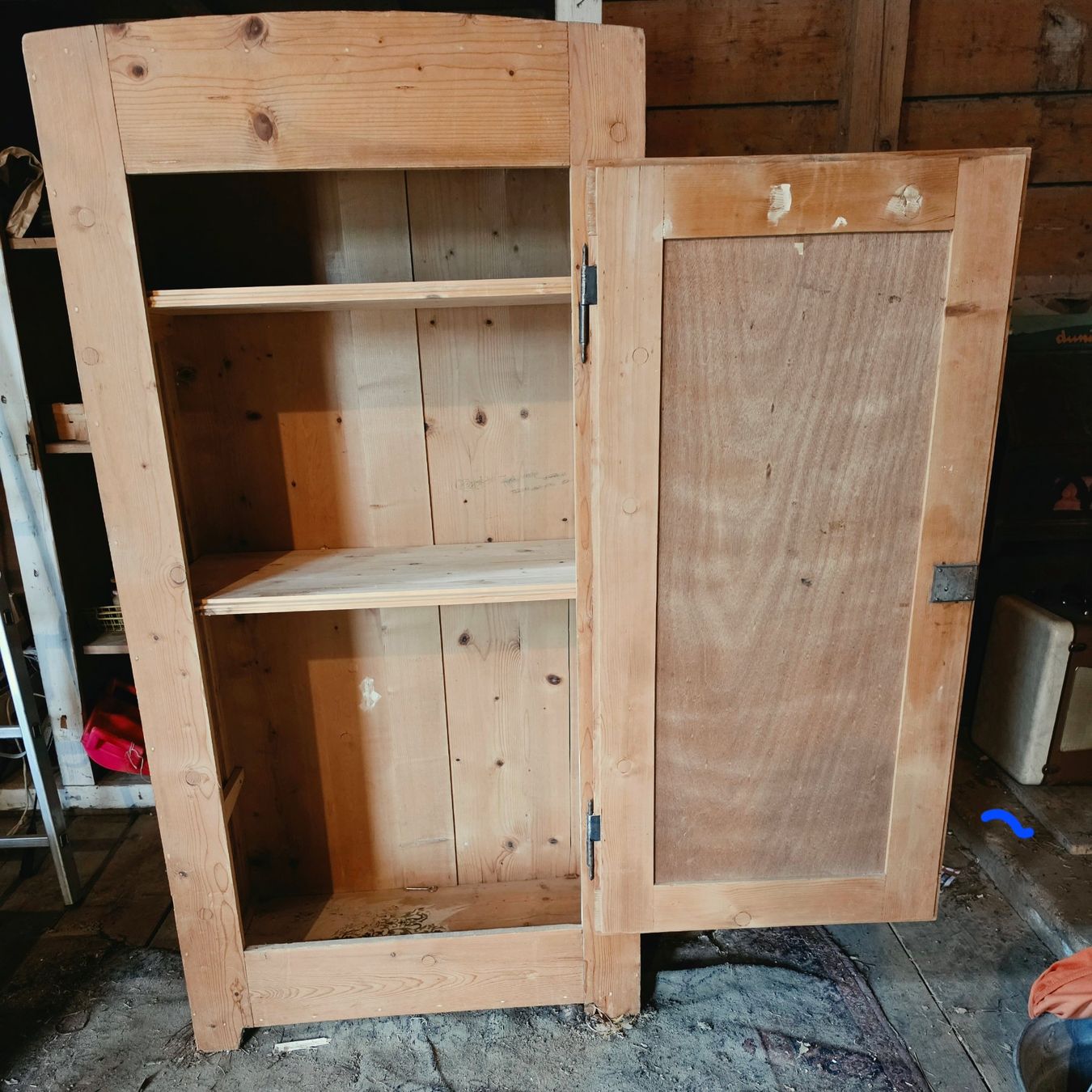 Schränke: Schrank mit Massivgehäuse – Gebraucht aus Krinau von Stangensellerie 2