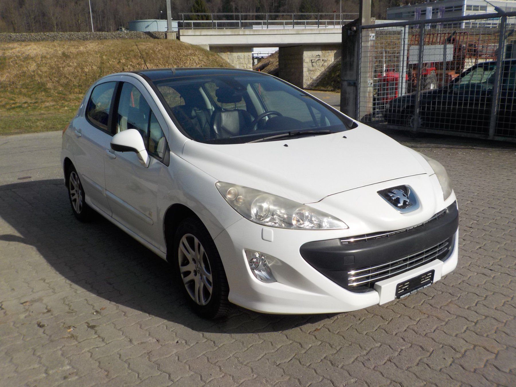 Peugeot Automobili: Peugeot 308 weiss – Usato da Saland venduto da pepesa08 1