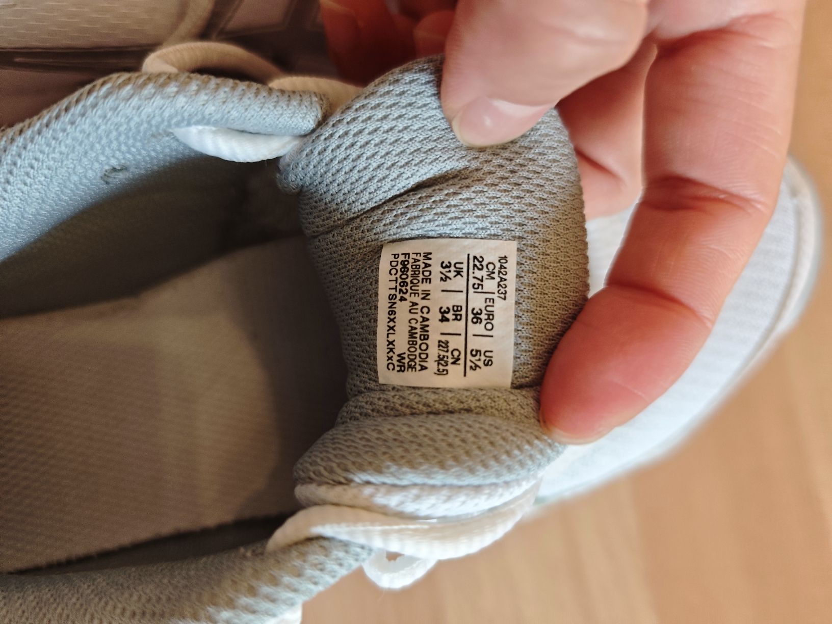 Asics Chaussures femmes: Asics tennis shoes size 36 – Neuf (Voir description) à Dübendorf par RedGreenBlue 1