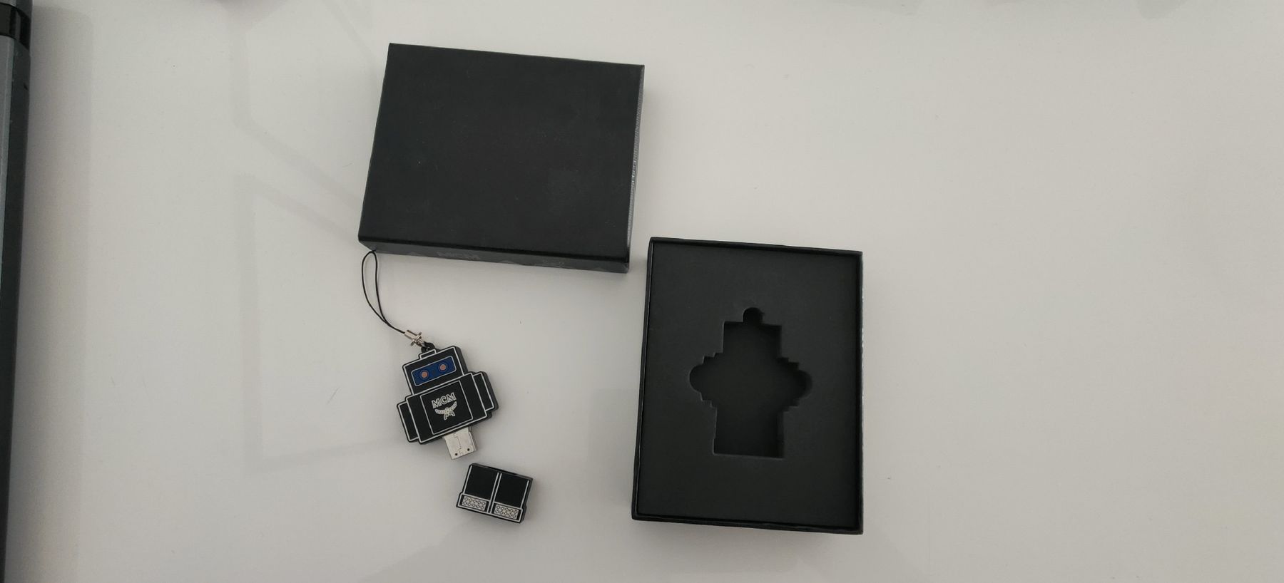 Chiavette USB: neu MCM USB Speicher Stick – Nuovo e nell'imballaggio originale da Basel venduto da kimi.86