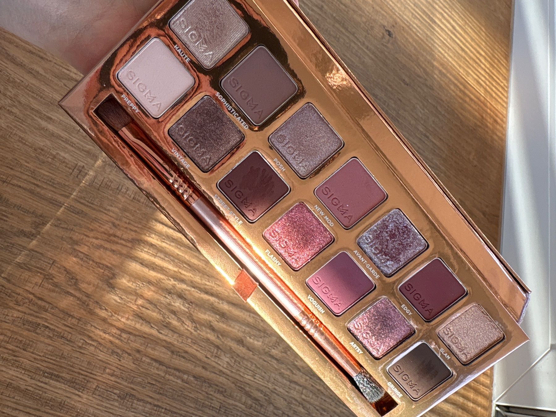Make-up: Sigma Beauty New Mod Eyeshadow Palette – Nuovo (secondo la descrizione) da Oberägeri venduto da LigiaG 2