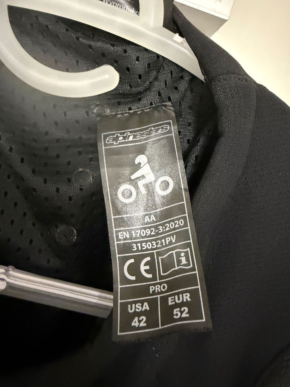 Alpinestars Anzüge: Alpinestars Lederkombi Schwarz/Orange – Gebraucht aus Buchs ZH von lpwinter 3