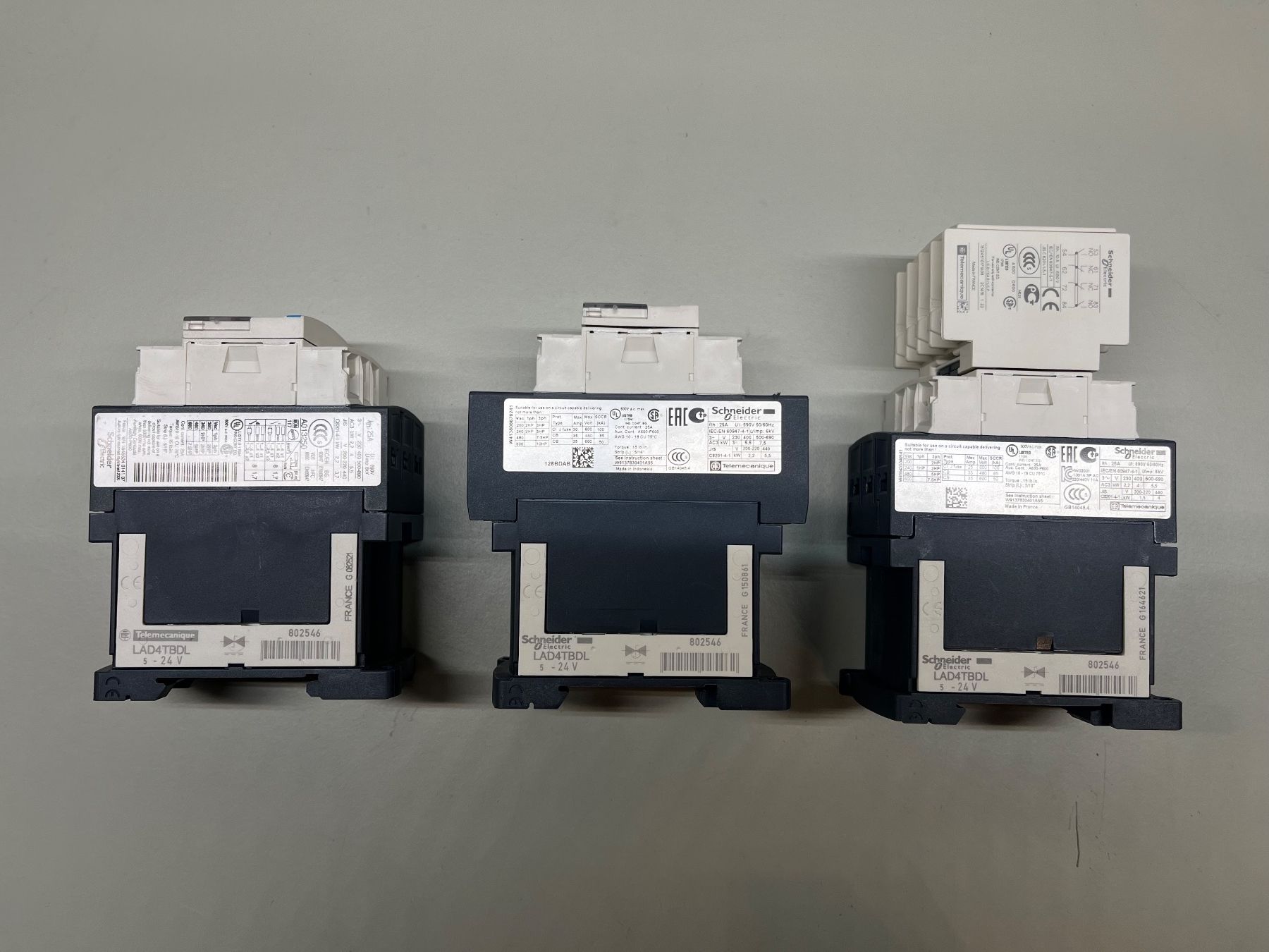 Schneider Elektronikbauteile: Lastschützen Konvolut 24V DC – Gebraucht aus Jenaz von Speedy350 4
