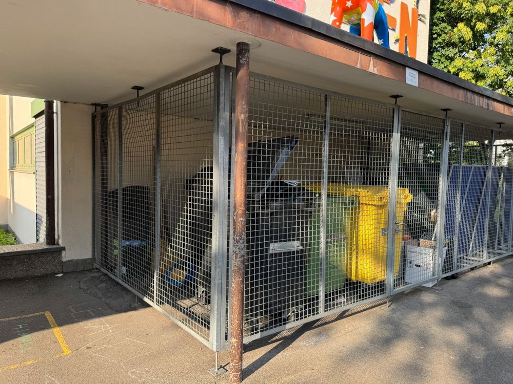Autres: Absperrgitter ausssen metall – D'occasion à Dübendorf par PrimarschuleDuebi 7