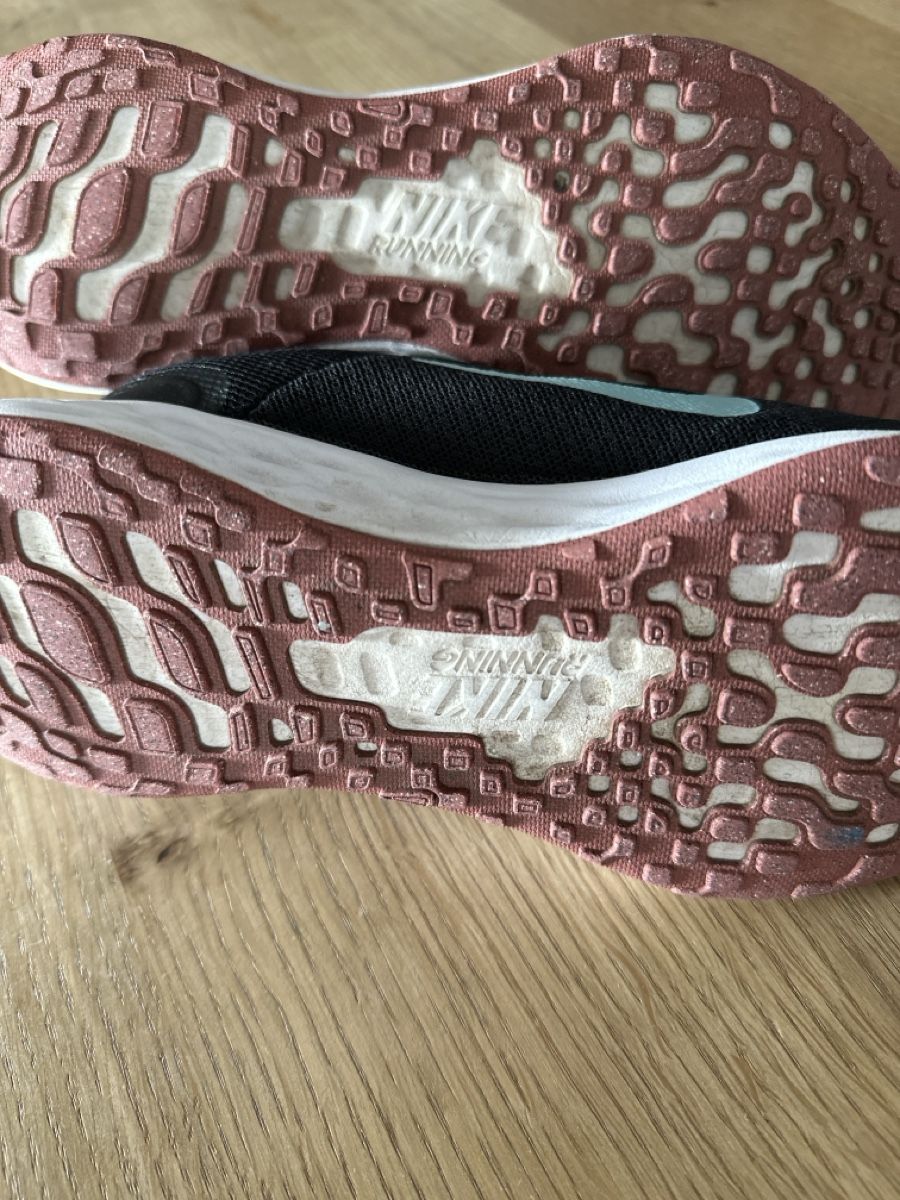 Nike Scarpe da uomo: Sneaker Nike Gr.38.5 – Usato da Ebikon venduto da Squizi 1