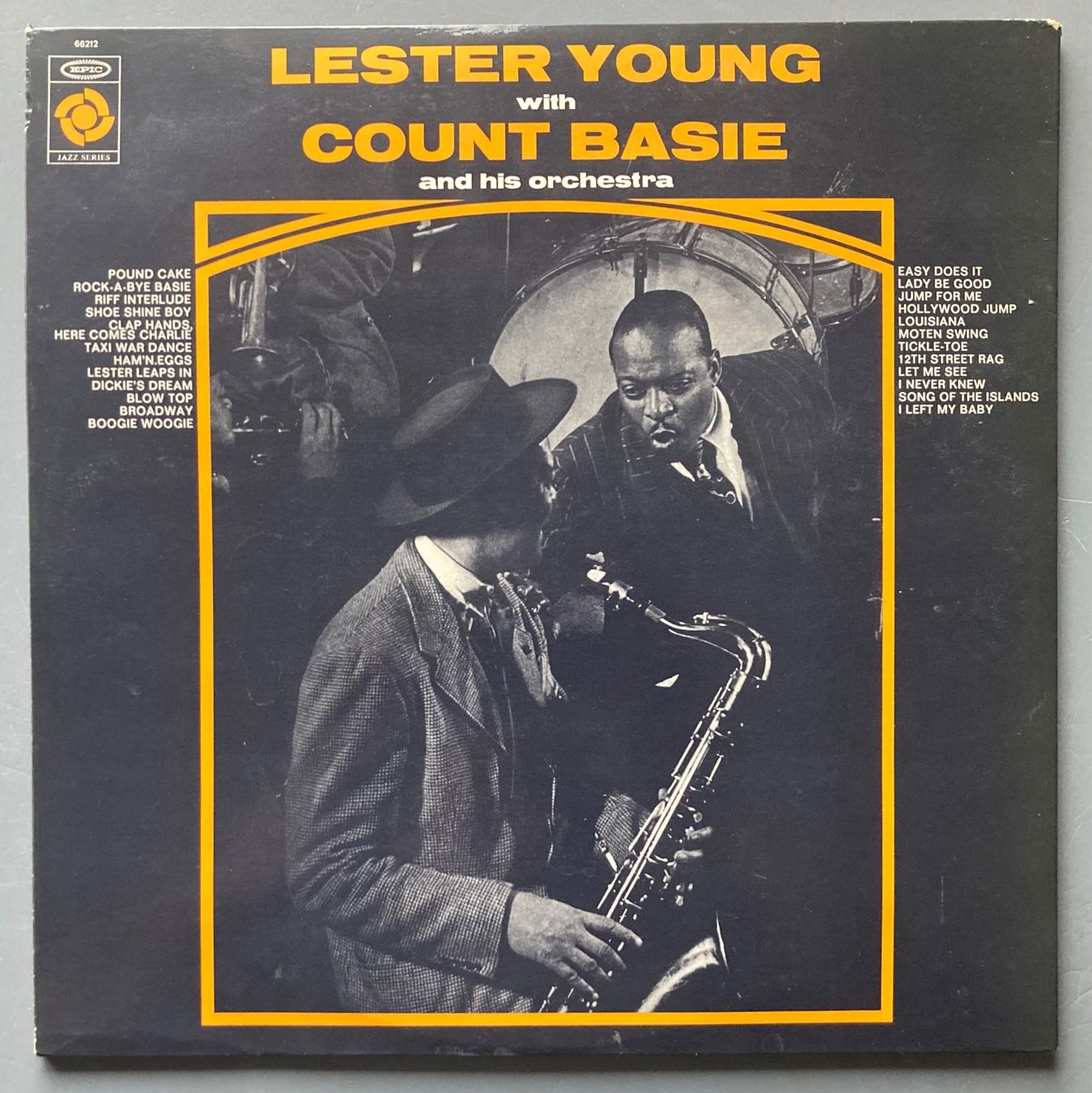 Dischi in vinile: LESTER YOUNG WITH COUNT BASIE ORCHESTRA - LESTER YOUNG MEMOR – Usato da Poliez-Pittet venduto da Newtown-Records 1
