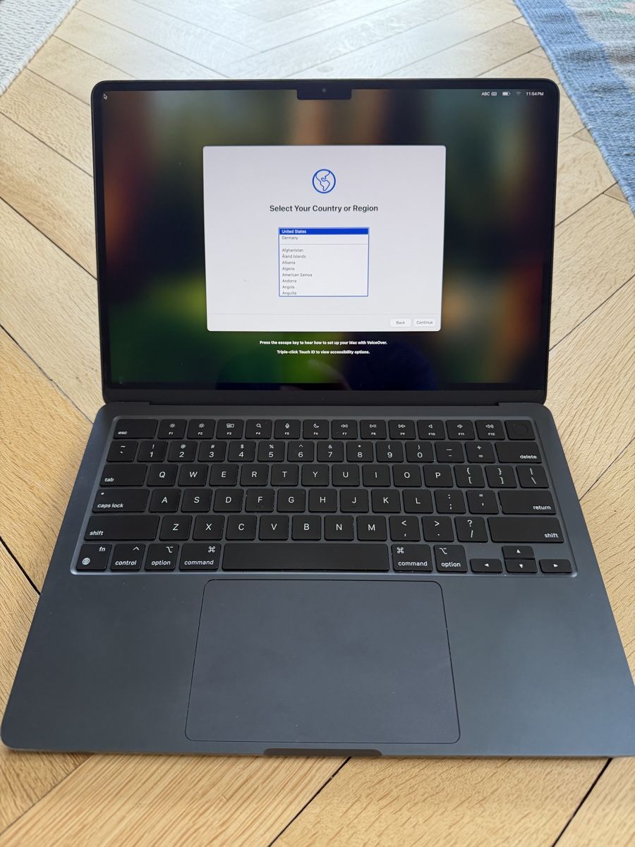 Apple Notebook: 13in M3 MacBook Air - 8 GB / 2 TB – Usato da Zürich venduto da db4