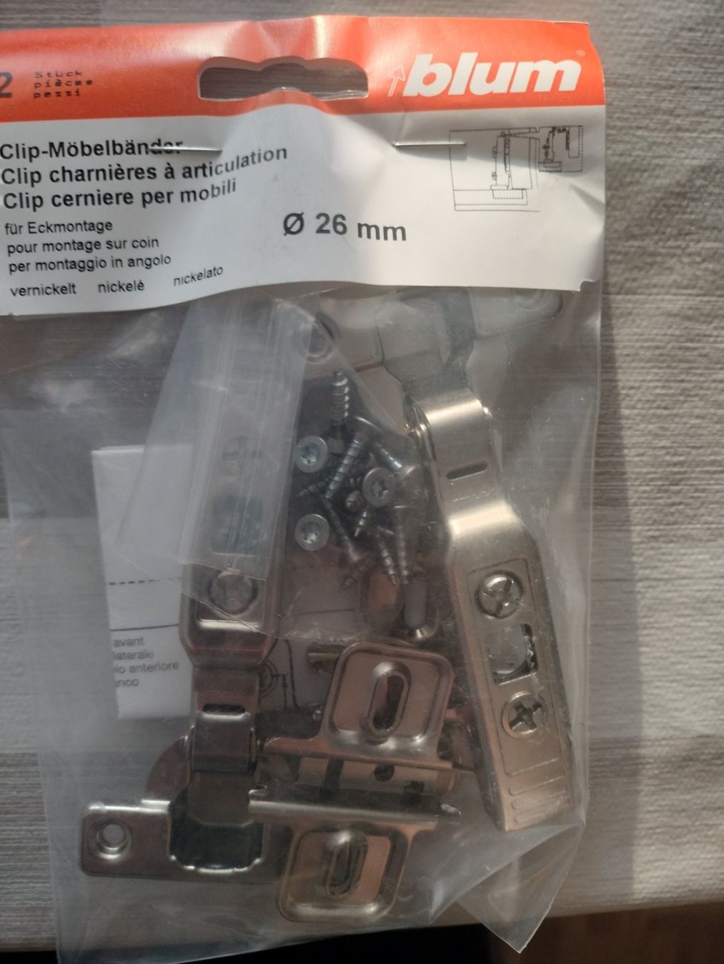 Blum Ferramenta: Clip-Möbelbänder 26 mm – Usato da Emmen venduto da pet_bjr5