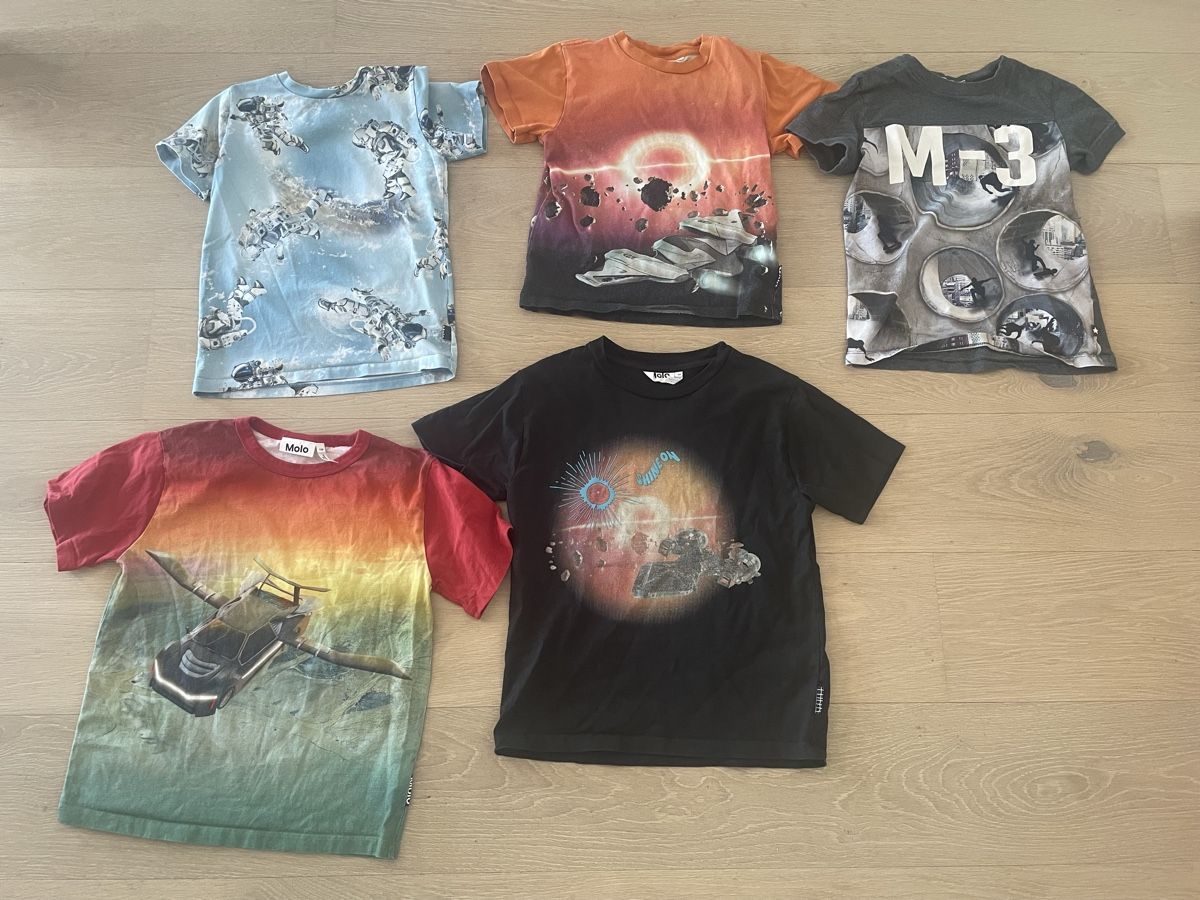 Molo Lotti & Set di vestiti: 5x Molo T-Shirts Grösse 128 – Usato da Bülach venduto da Simka83