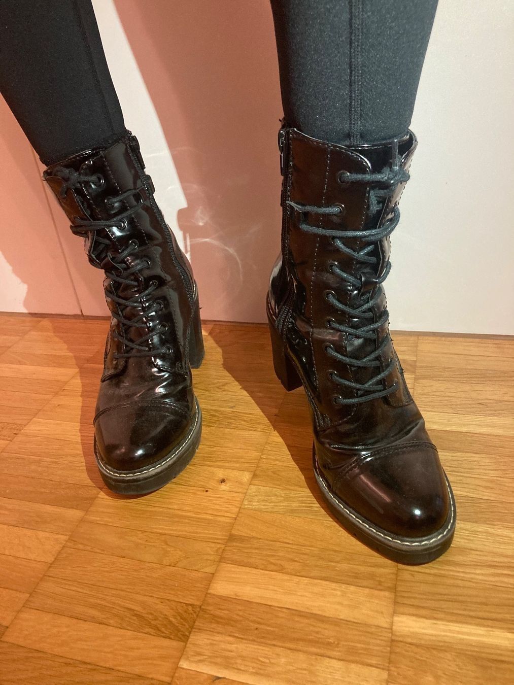 Damenschuhe: Stiefeletten, Boots, Lackleder, schwarz, Gr. 37 – Gebraucht aus Wanzwil von lonelybeachhouse 1