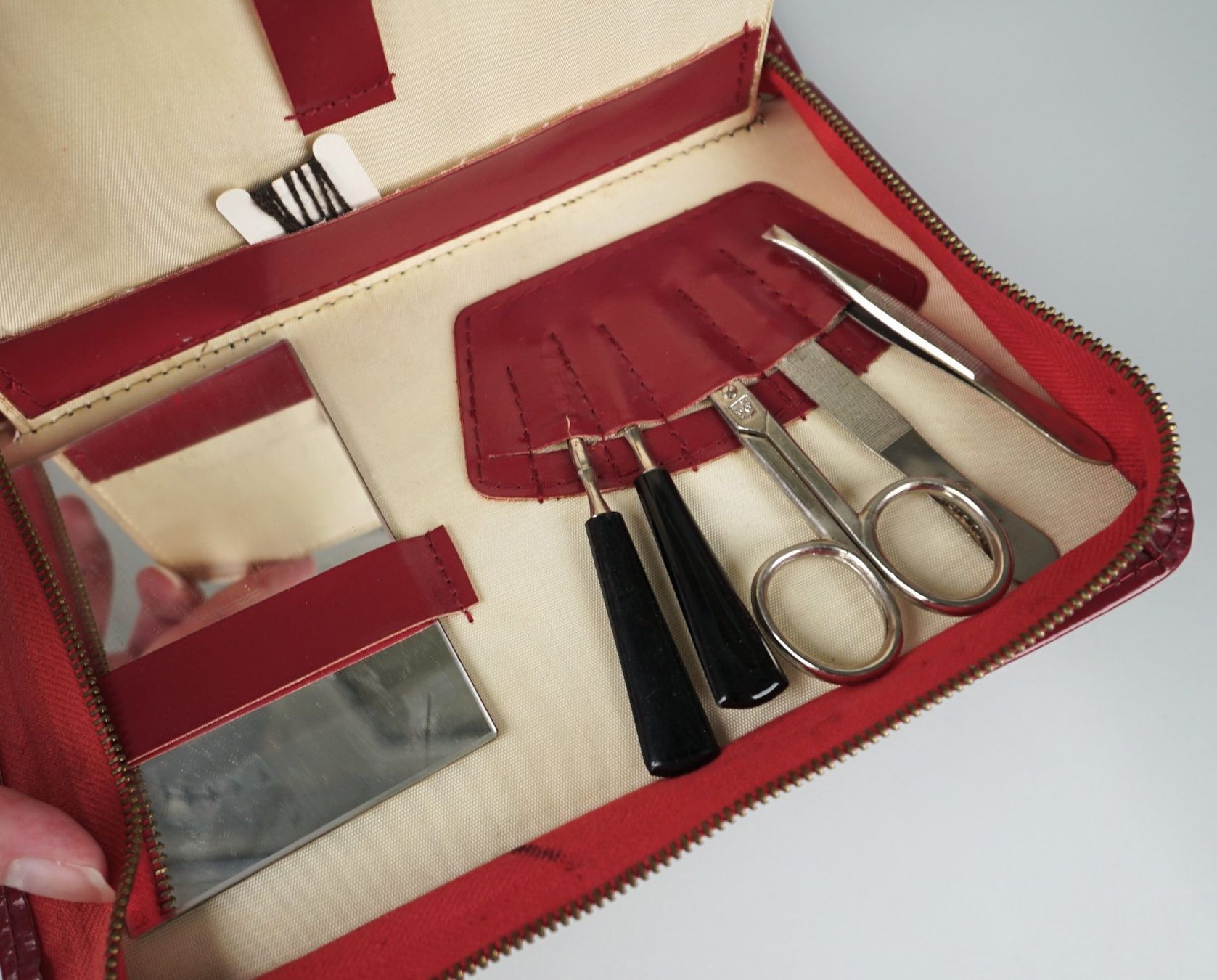 Custodie per cosmetici: Vintage Reiseetui mit diversem Inhalt – Usato da Volketswil venduto da brockipfannenstil 3