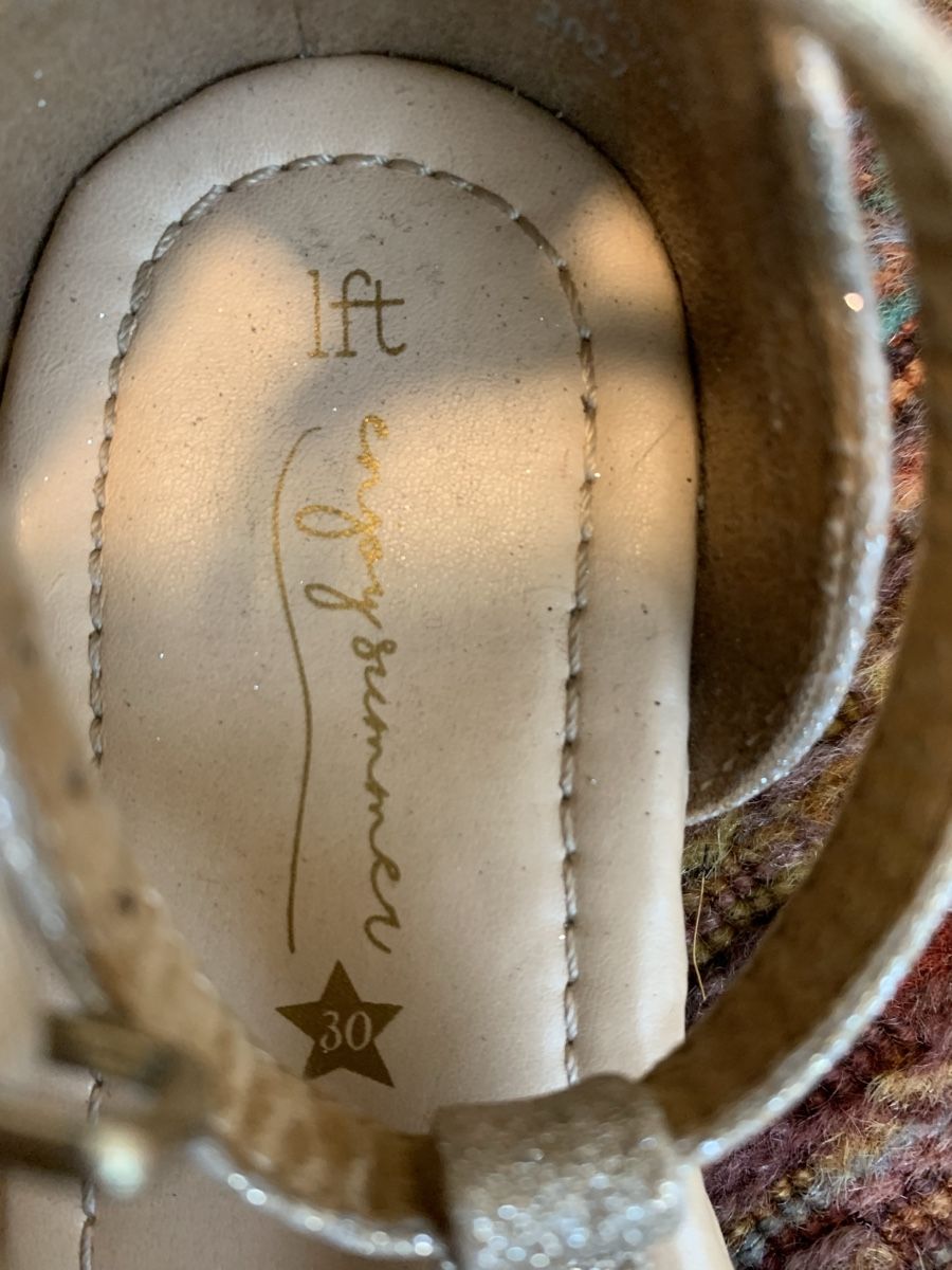 Schuhe für Mädchen: Mädchen Sandalen Größe 30 Goldig – Neu (gemäss Beschreibung) aus Aesch ZH von Goonies_1 2