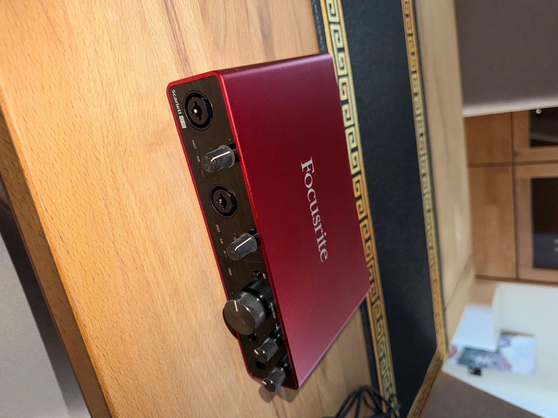 Focusrite Equipement studio: Focusrite Scarlett 8i6 3rd Gen Audio Interface rot – D'occasion à Romanshorn par Fabioluethi1997