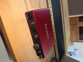 Focusrite Scarlett 8i6 3rd Gen Audio Interface rot