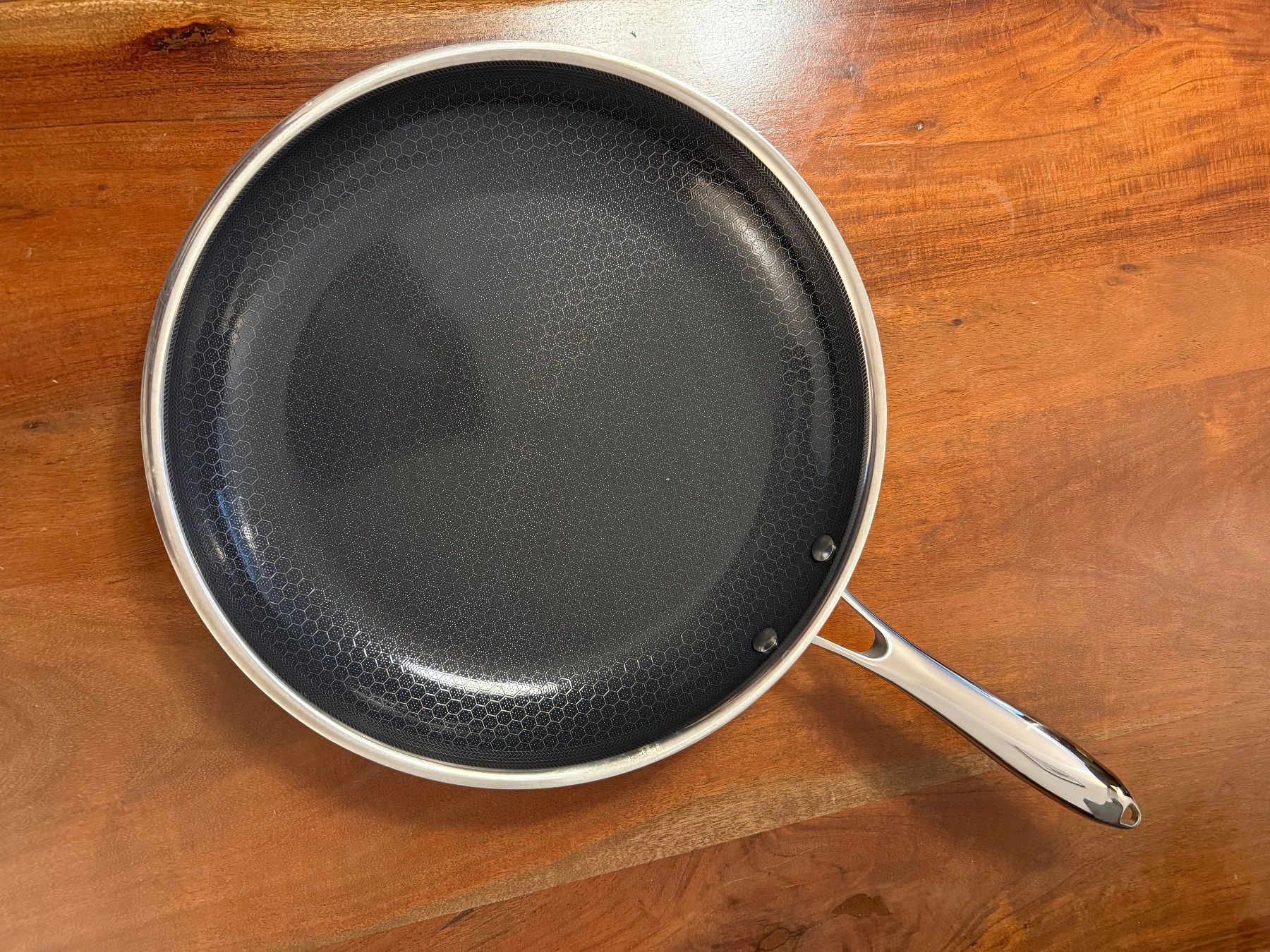 Pfannen: Hexclad 30cm pan – Gebraucht aus Zürich von etp_fl66