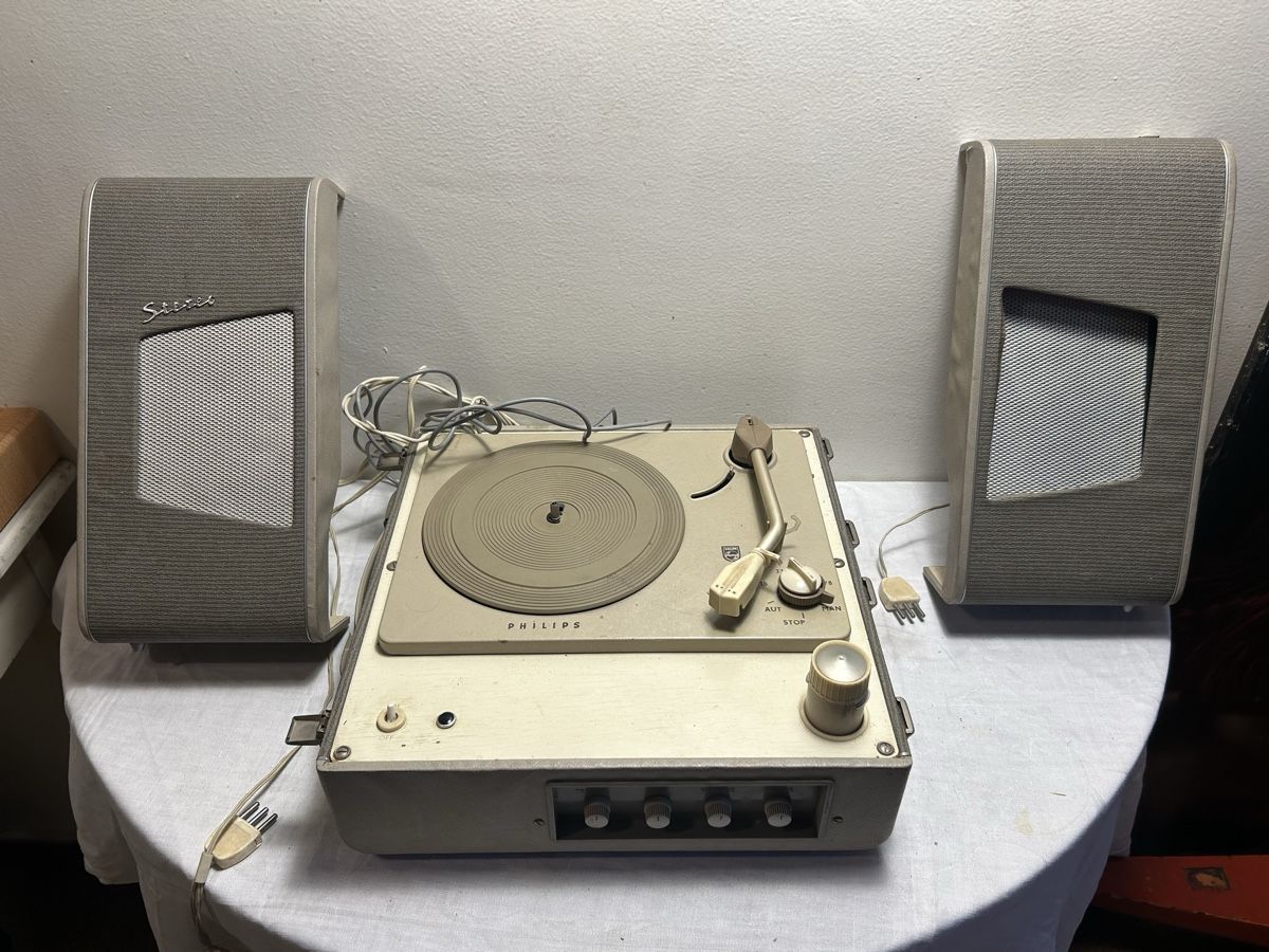 Philips Plattenspieler: Tourne-disque valise Philips vintage défectueux  – Defekt aus Geneve von