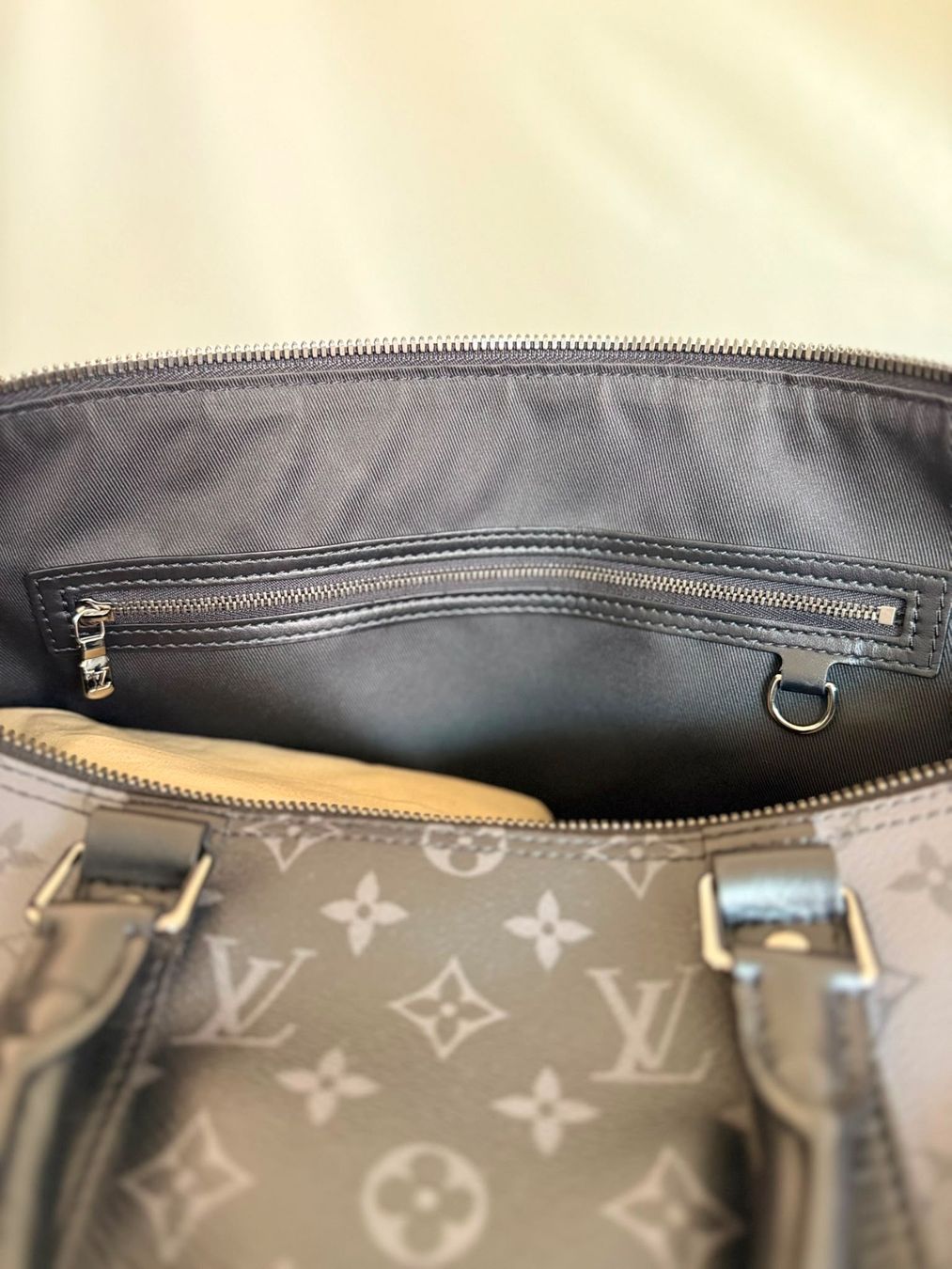 Louis Vuitton Borse: Louis Vuitton Keepall travel bag grey monogram – Nuovo (secondo la descrizione) da Biel/Bienne venduto da mae_tx6h 5