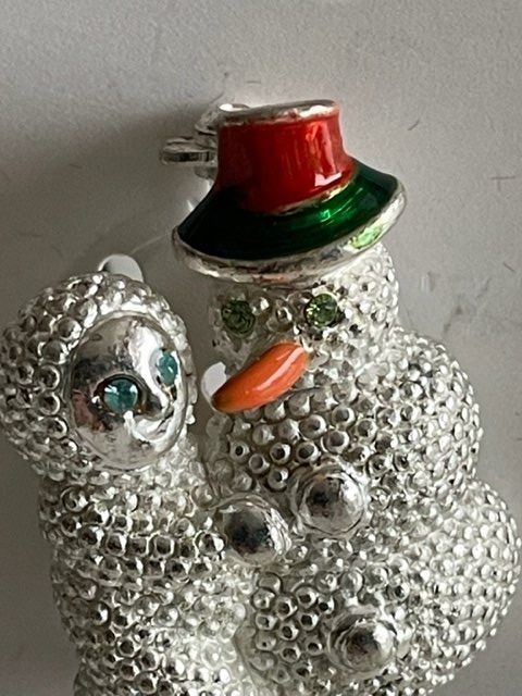 Spille & Fermagli: Mr. & Mrs. Snowman - Pin/Brosche – Nuovo (secondo la descrizione) da La Conversion venduto da angel-gini 1