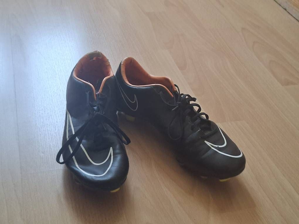 Scarpe da uomo: Chaussures foot Nike mercurial taille 41 – Usato da Villarepos venduto da luc_s8cl 1
