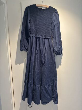 Langes luftiges blaues Trendyol Kleid 