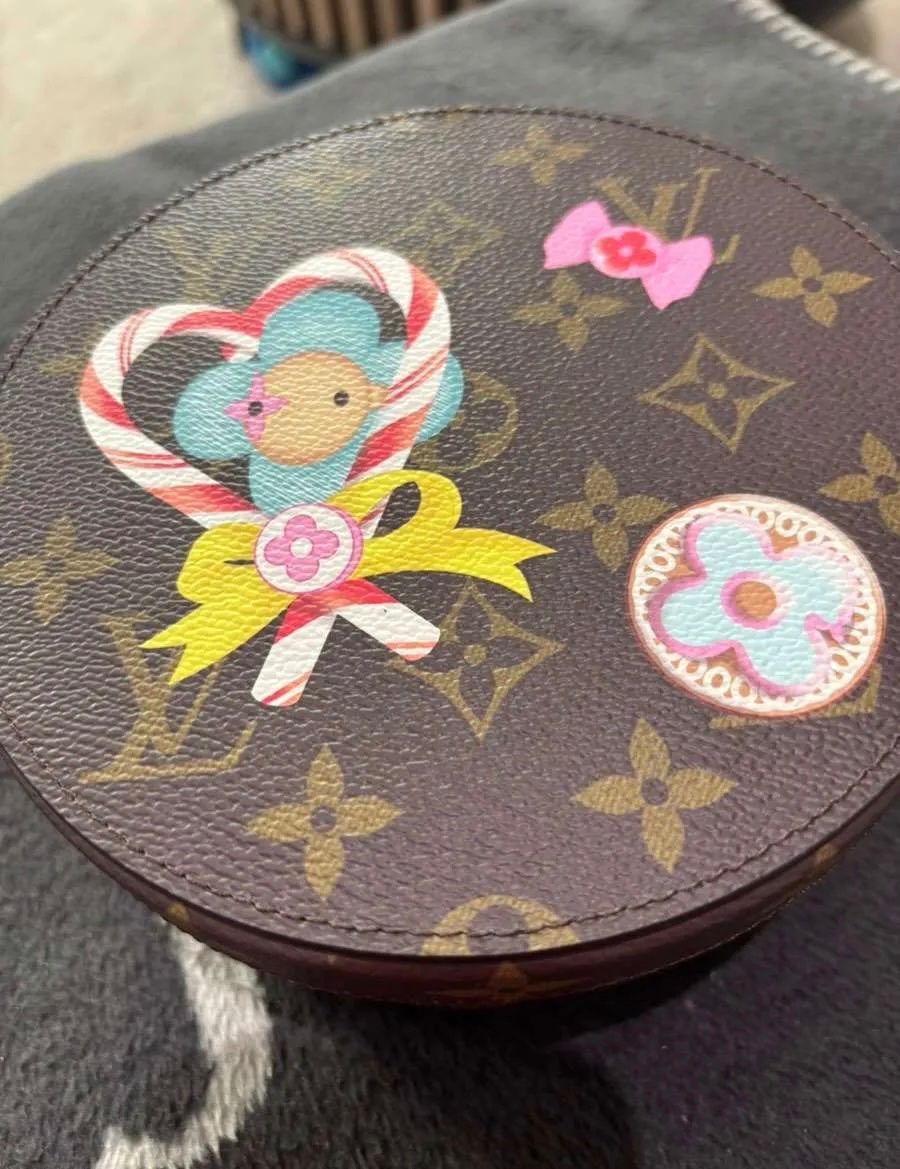 Louis Vuitton Borse: Louis Vuitton Vivienne Candy Box Monogramm – Nuovo (secondo la descrizione) da Triesen venduto da atos87