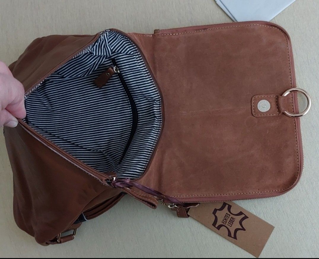 Taschen für Damen: Leder Rucksack – Neu und originalverpackt aus Wislikofen von Ana.Gomes 3