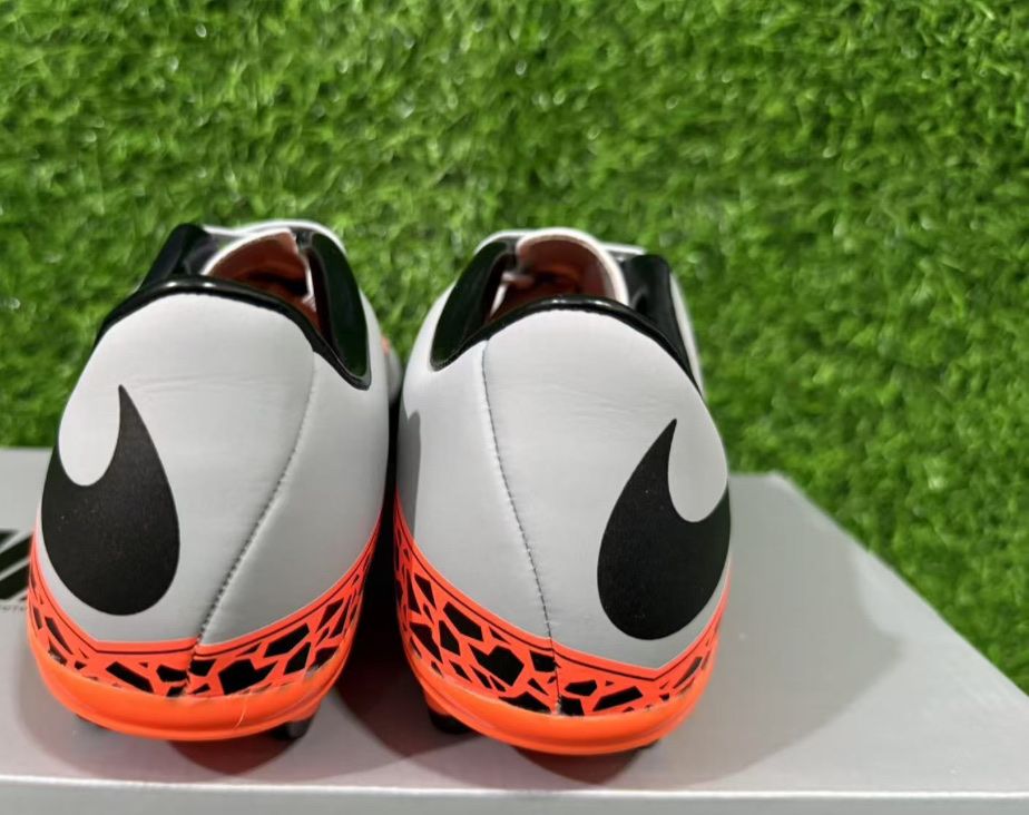 Scarpe da uomo: Nike Hypervenom Phantom II FG Size 44 – Nuovo (secondo la descrizione) da Vevey venduto da kev_5xk2 1