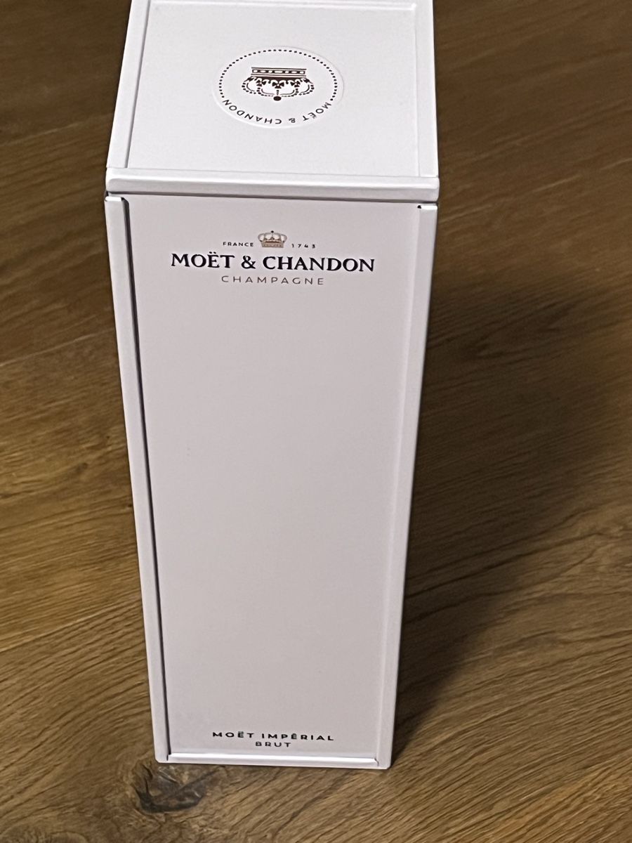 Moet Altro: BRUT - COFFRET MÉTAL MOËT & CHANDON 75cl – Nuovo (secondo la descrizione) da BREMBLENS venduto da Lafoudre