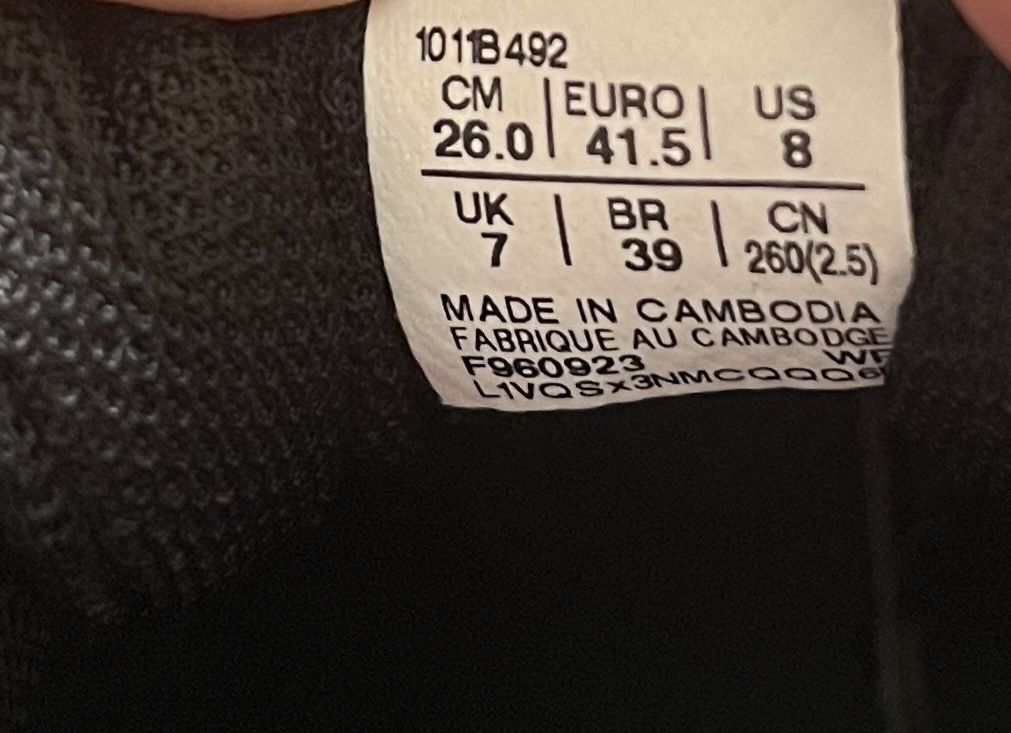 Asics Chaussures hommes: Asics Laufschuhe Grösse 41.5 – D'occasion à Zürich par birdienamnam 2