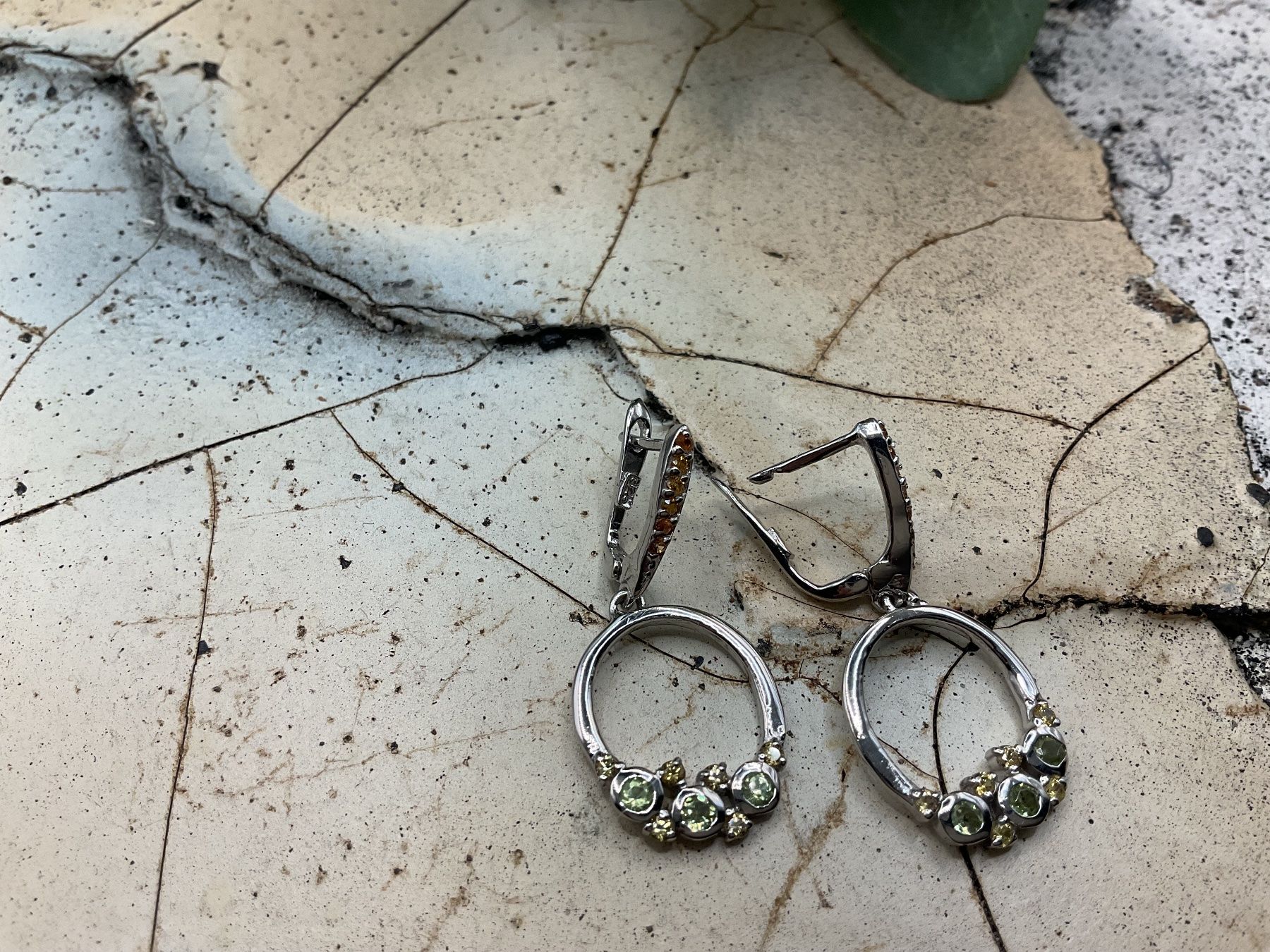 Orecchini pendenti & Orecchini a lobo: Wunderschöne Ohrhänger Sterlingsilber und Peridot – Nuovo (secondo la descrizione) da Luzern venduto da S.Kern01 2