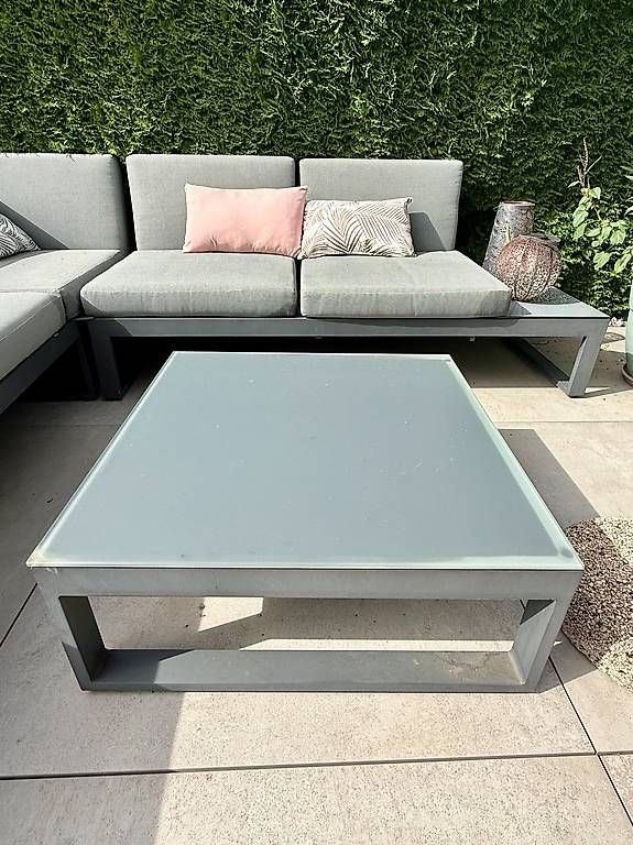 Divani: Canapé de jardin + table carrée JUMBO – Usato da Savagnier venduto da ben_dx9b 2