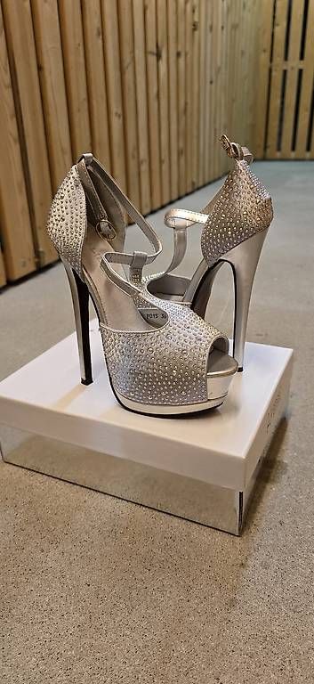 Damenschuhe: Tacchi mai usati.  – Gebraucht aus Zuchwil von dam_7ztc