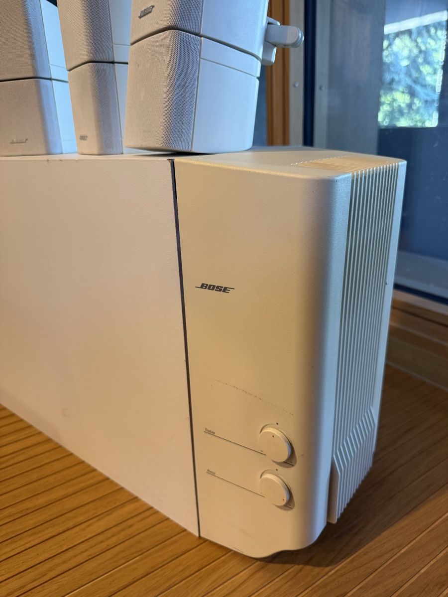 Bose Home Cinema: Système d'enceintes Bose Acoustimass 5 - État impeccable! – Usato da Geneve venduto da PascalPup 1