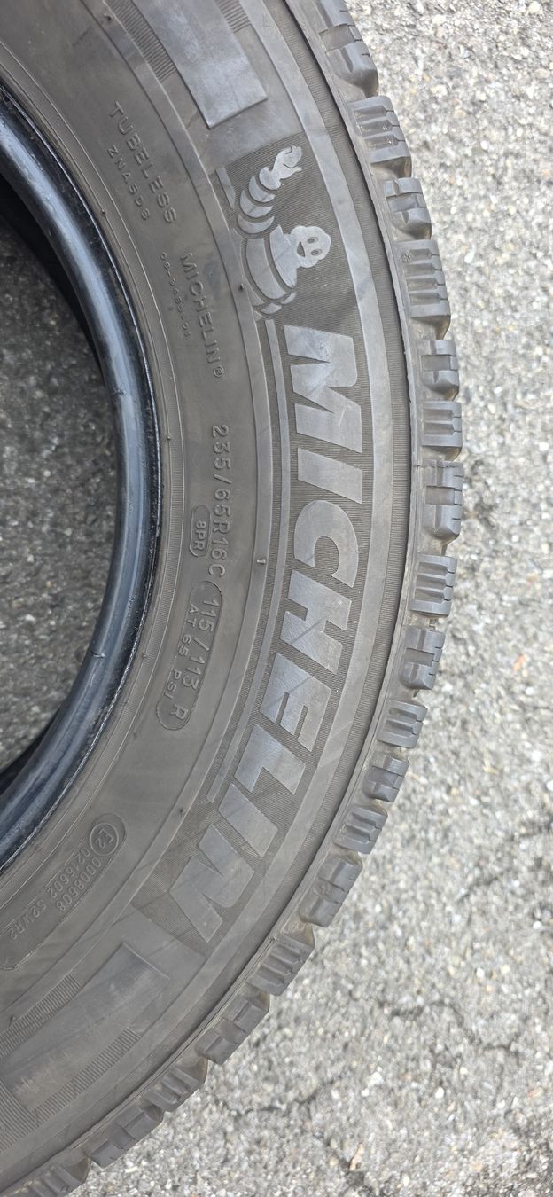 Michelin Pneumatici & Ruote complete: Winterpneu 235/65/R16C M+S – Usato da herzogenbuchsee venduto da jamma01 2
