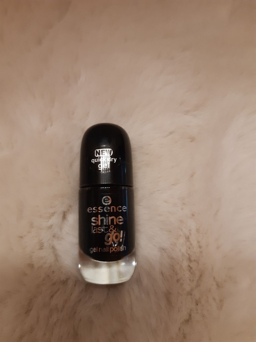 Nagellack: essence "black is back" – Gebraucht aus Toffen von Gwunderegge77