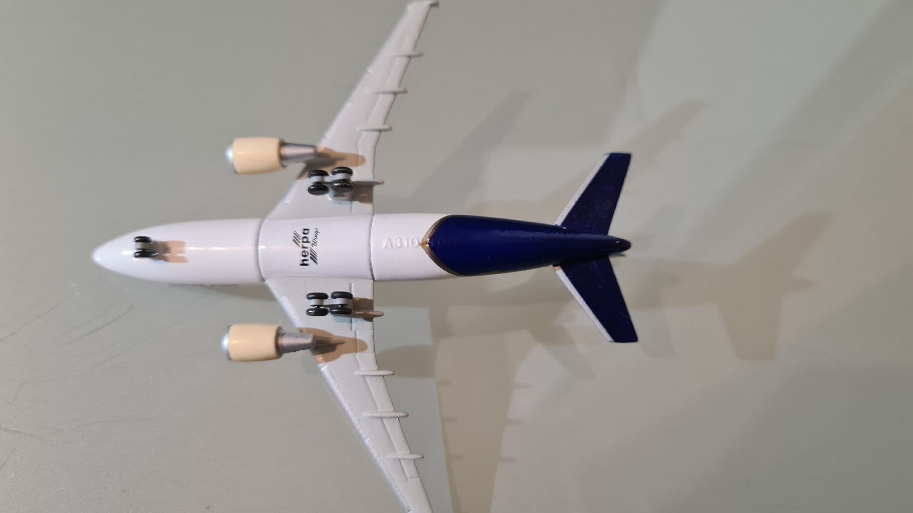 Herpa Modellbausätze & Standmodelle: Herpa Royal Aviation 1:500 – Gebraucht aus Uetendorf von myhome12 4
