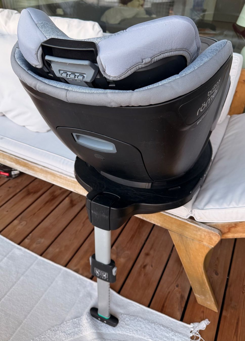Britax Römer Sièges auto: Britax Römer Autokindersitz Dualfix M i-Size – D'occasion à Zürich par MaryPotter 2
