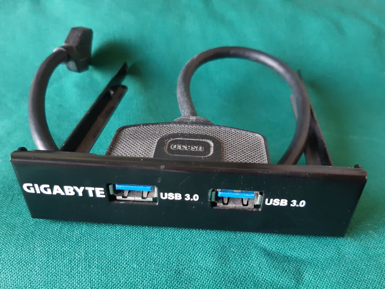 Laufwerke & Adapter: USB 3 Frontanschluss – Gebraucht aus Frauenfeld von steinart41