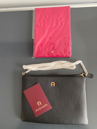 Aigner Täschchen Pouch mit Notizbuch
