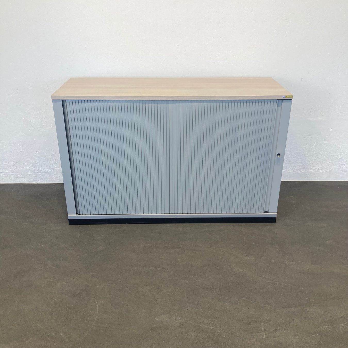 Armadi: Steelcase Share It Lateralschrank 2-OH - – Usato da Schönenwerd venduto da mcofficeshop