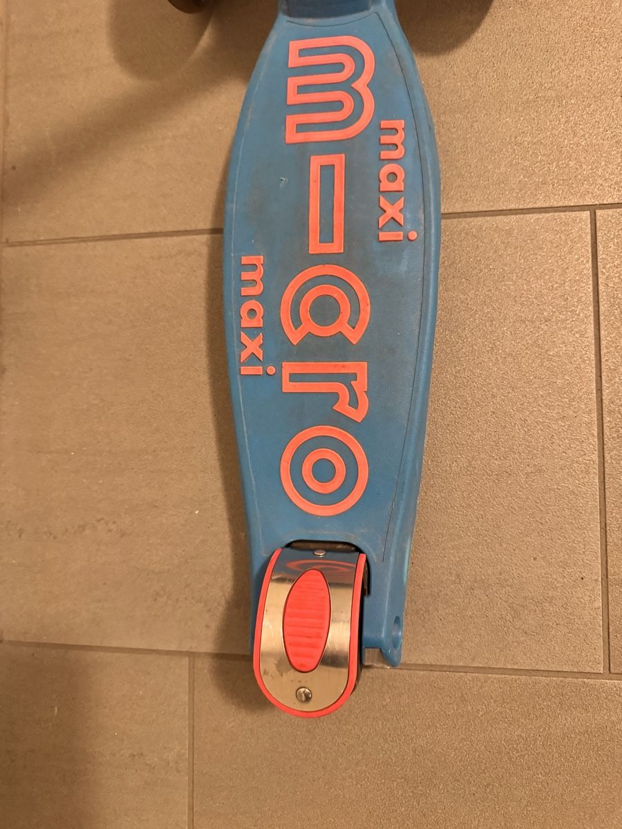 Micro Kickboard: Micro Maxi Kinder Roller, guter Zustand, mit LED – Gebraucht aus Galgenen von syl_7y9c 3